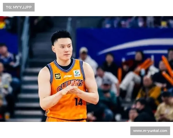 李弘权24岁加时赛连突破防守 上海男篮年轻力量闪耀崛起 李弘权24岁加时赛连突破防守 上海男篮年轻力量闪耀崛起